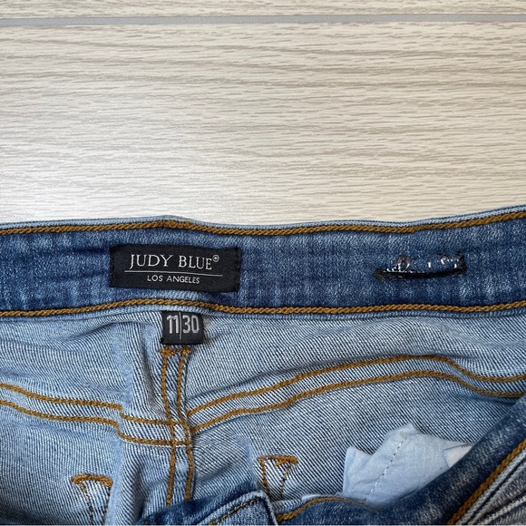 Judy Blue JB82525MD Relaxed Fit Distressed Patch Stretch Jeans Womens Size 11/30 - Picture 6 of 15